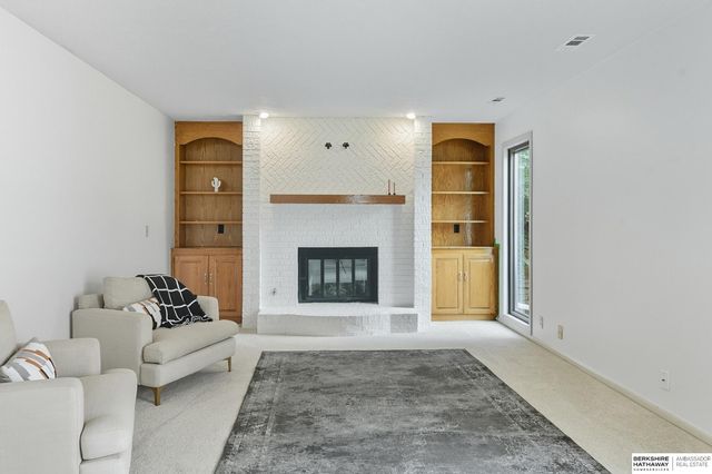 1130 N 153rd Avenue, Omaha, NE 68154