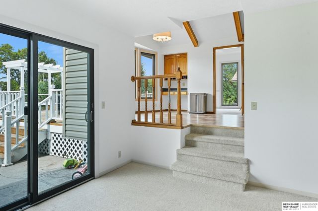 1130 N 153rd Avenue, Omaha, NE 68154