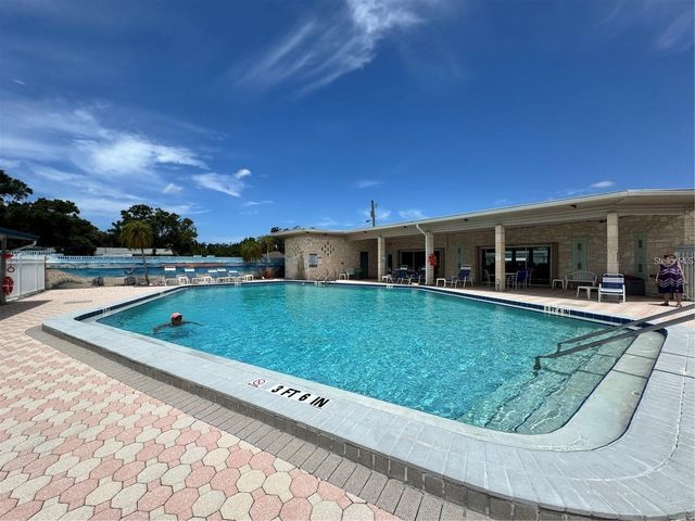250 ROSERY ROAD NW 283, Largo, FL 33770