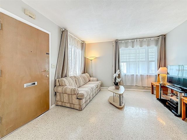 250 ROSERY ROAD NW 283, Largo, FL 33770