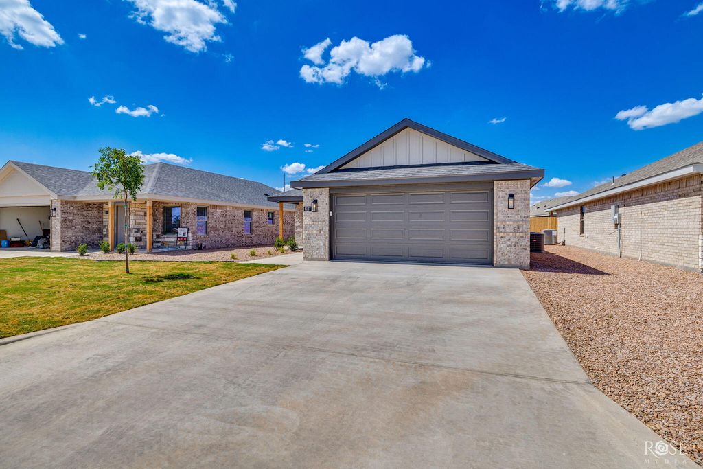 Image 2 of property listing at 6117 Mountain Forest Drive, San Angelo, TX 76904