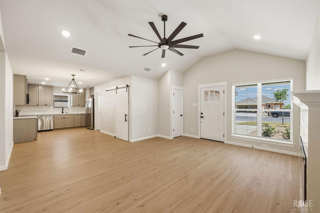 Image 3 of property listing at 6117 Mountain Forest Drive, San Angelo, TX 76904