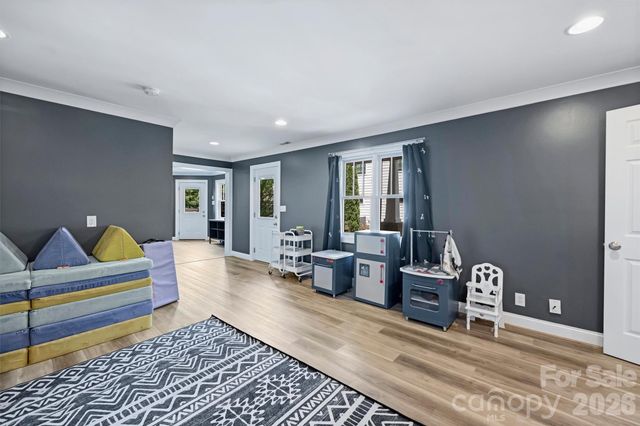 237 Hunter Lane, Charlotte, NC 28211