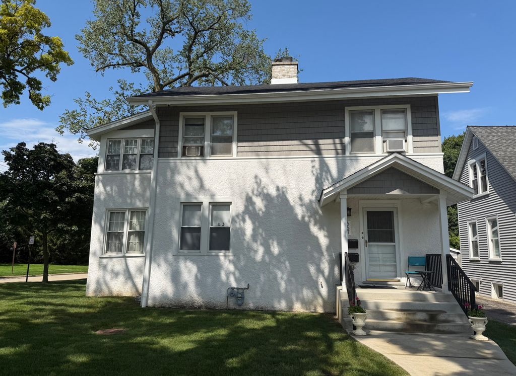 667 Homewood Avenue 2, Highland Park, IL 60035