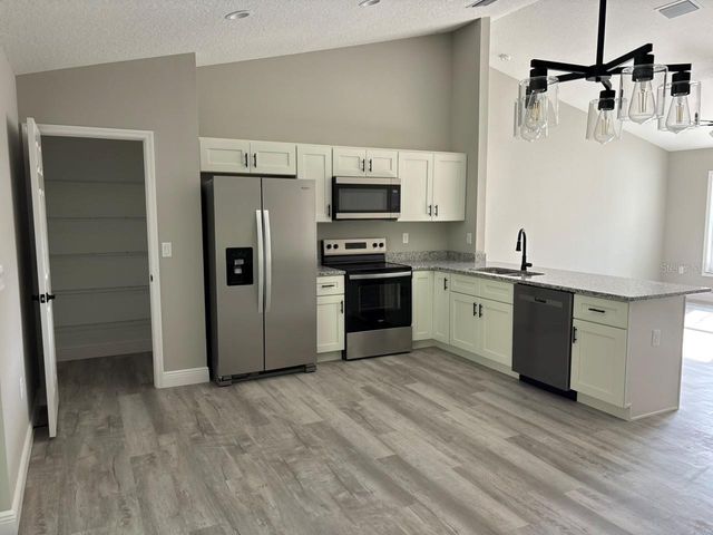 7962 N HALE ROAD, Dunnellon, FL 34434
