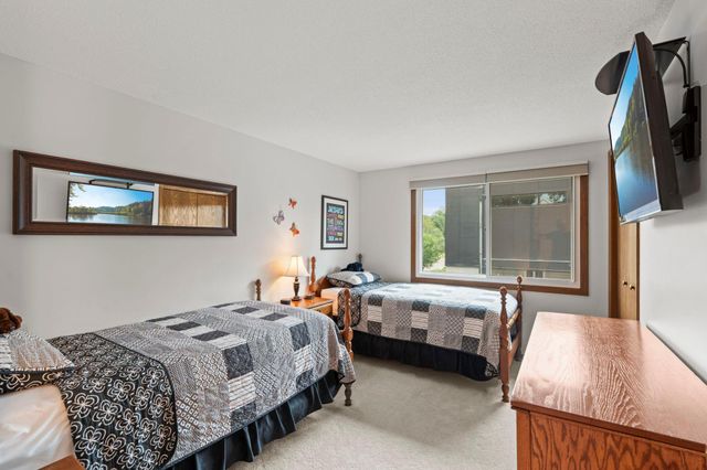 4102 Grimes Avenue S, Edina, MN 55416