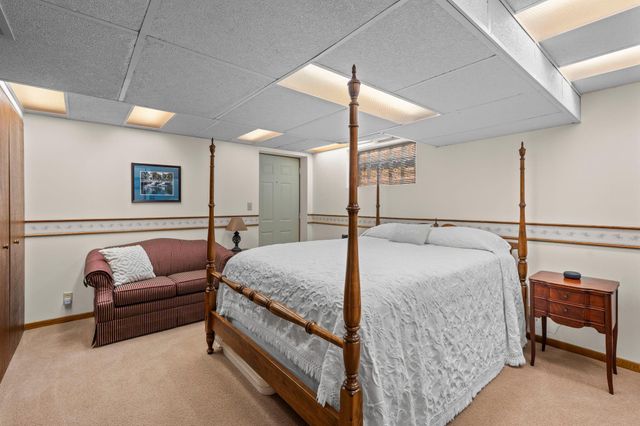 4102 Grimes Avenue S, Edina, MN 55416
