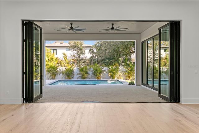 4305 W ZELAR STREET, Tampa, FL 33629