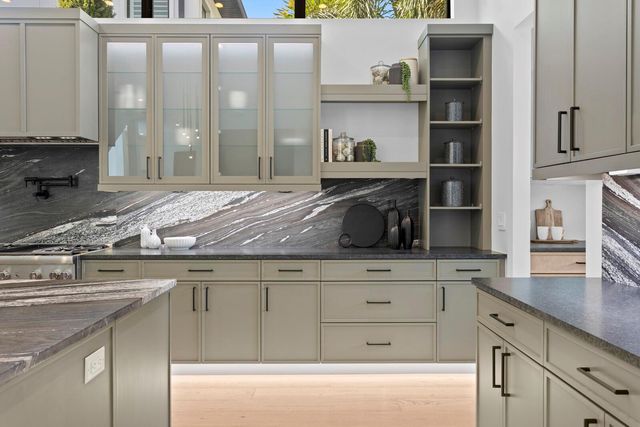 4305 W ZELAR STREET, Tampa, FL 33629