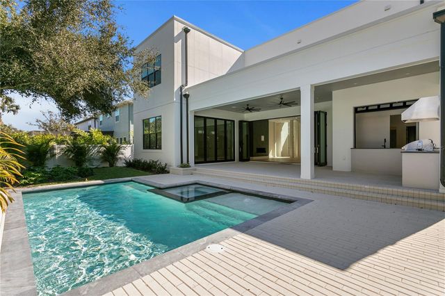 4305 W ZELAR STREET, Tampa, FL 33629