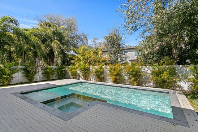 4305 W ZELAR STREET, Tampa, FL 33629