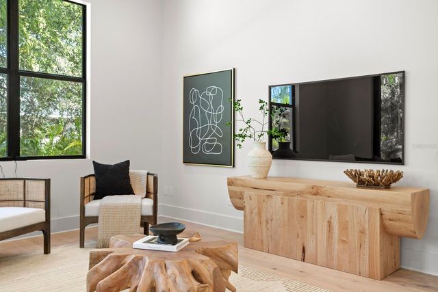 4305 W ZELAR STREET, Tampa, FL 33629