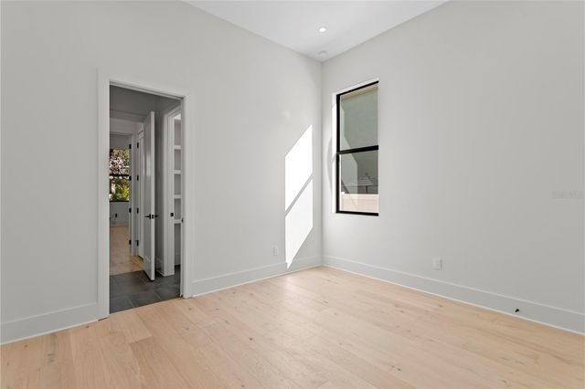 4305 W ZELAR STREET, Tampa, FL 33629