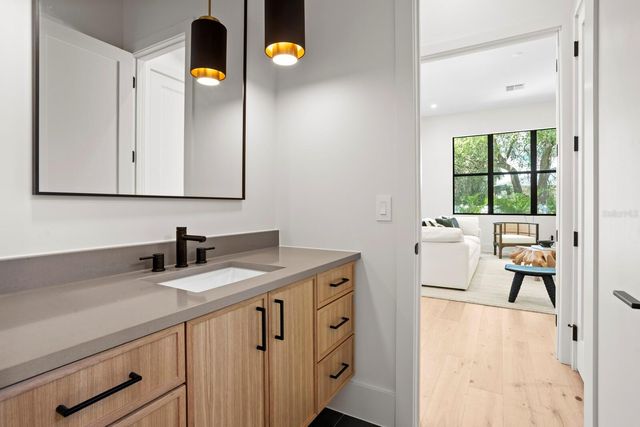 4305 W ZELAR STREET, Tampa, FL 33629