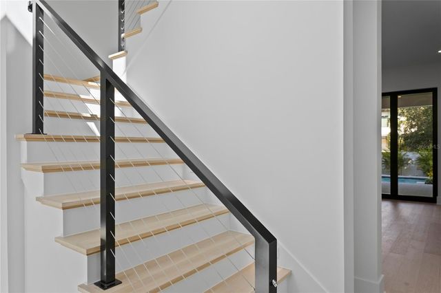 4305 W ZELAR STREET, Tampa, FL 33629