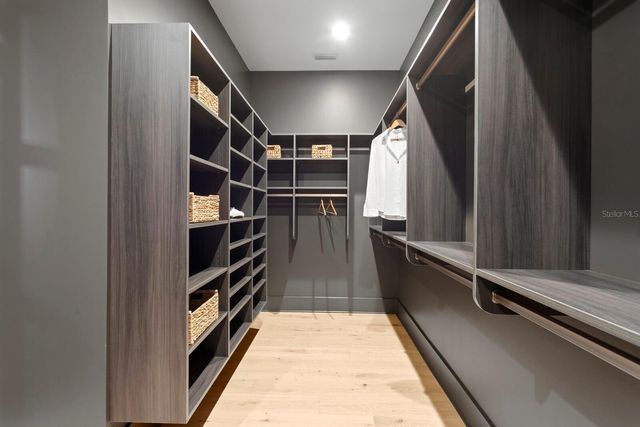 4305 W ZELAR STREET, Tampa, FL 33629