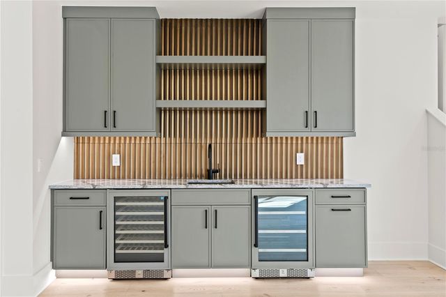 4305 W ZELAR STREET, Tampa, FL 33629