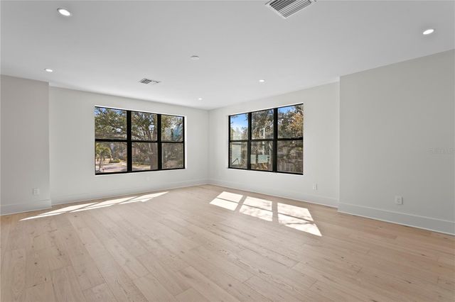 4305 W ZELAR STREET, Tampa, FL 33629