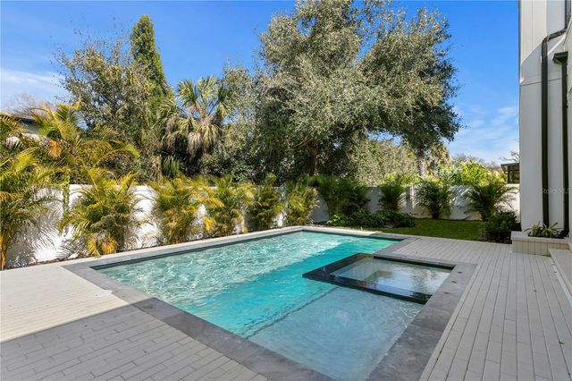 4305 W ZELAR STREET, Tampa, FL 33629