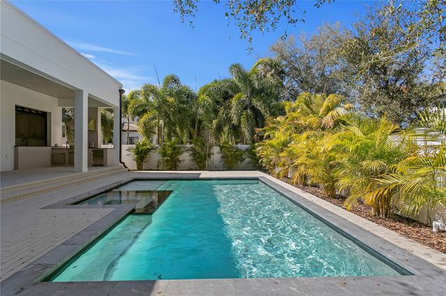 4305 W ZELAR STREET, Tampa, FL 33629