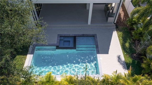 4305 W ZELAR STREET, Tampa, FL 33629