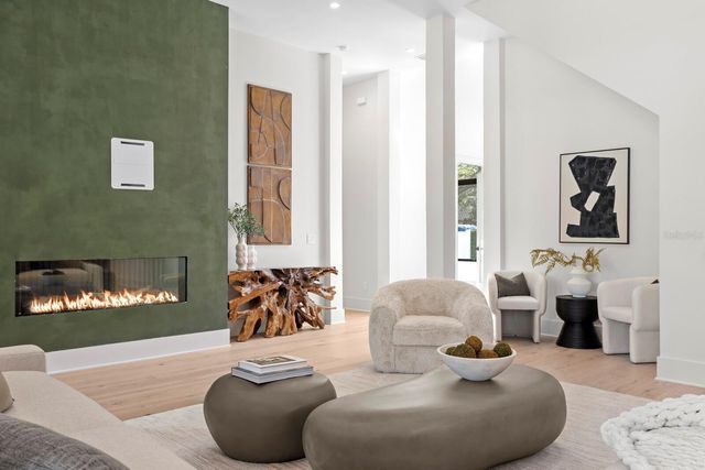 4305 W ZELAR STREET, Tampa, FL 33629