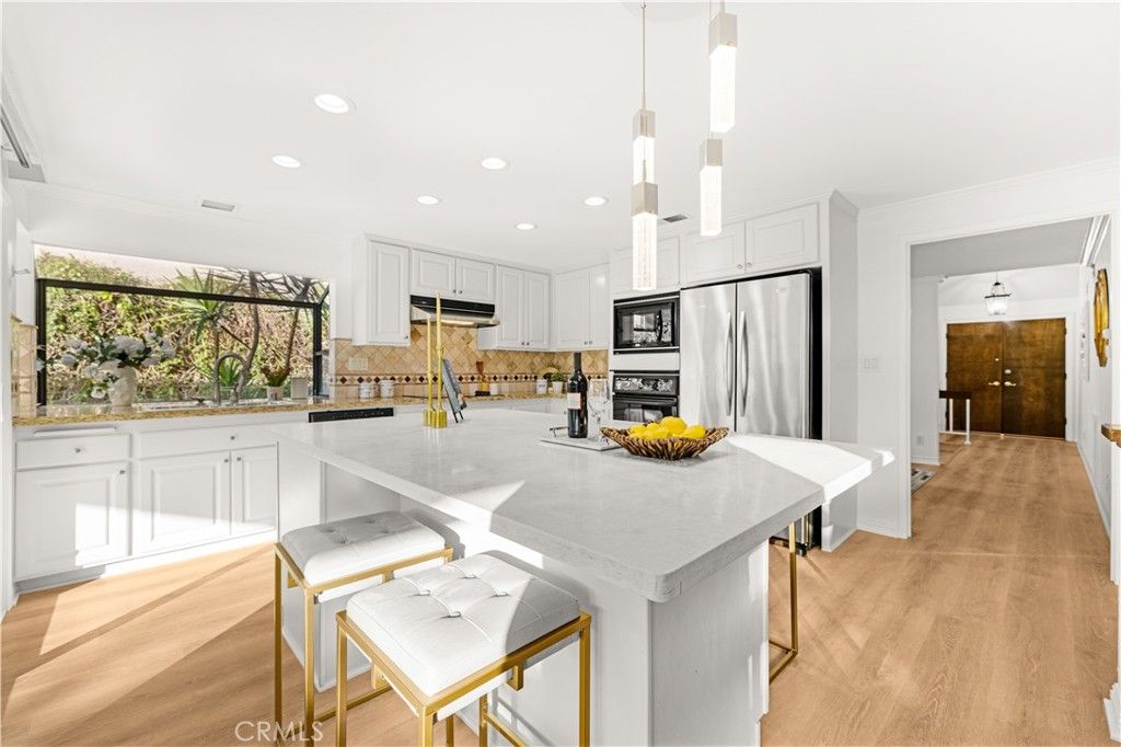 property-img