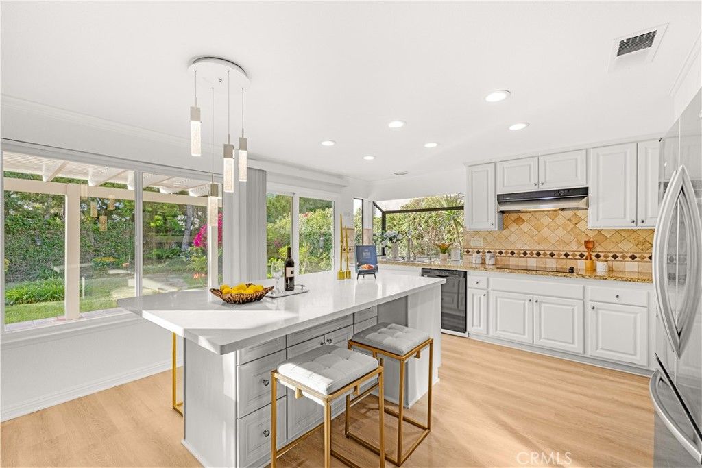property-img