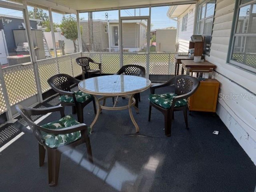 Image 11 of property listing at 620 49TH AVENUE W, Bradenton, FL 34207