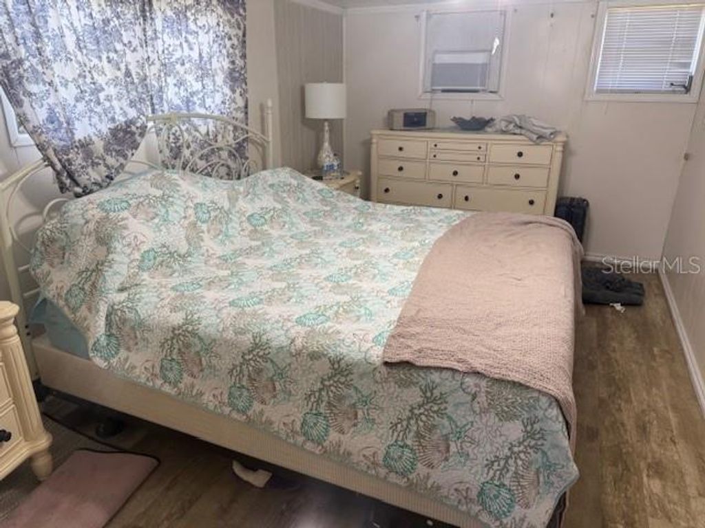 Image 9 of property listing at 620 49TH AVENUE W, Bradenton, FL 34207