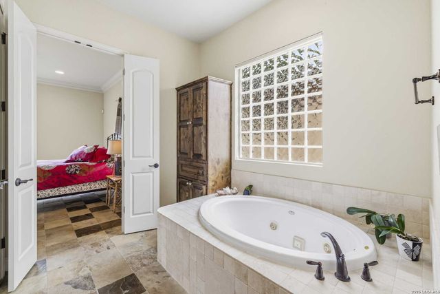 2796 Indian Wells, Kerrville, TX 78028