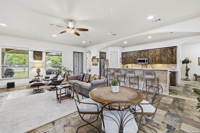 2796 Indian Wells, Kerrville, TX 78028
