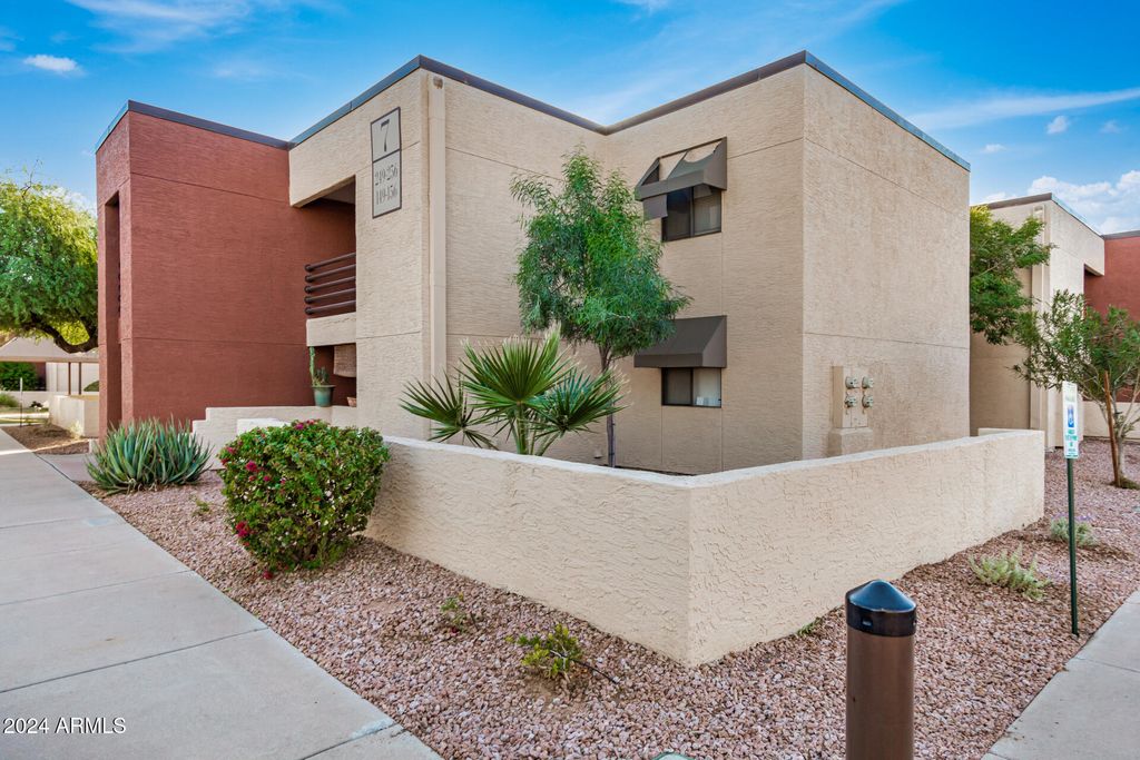 1340 N RECKER Road 256, Mesa, AZ 85205
