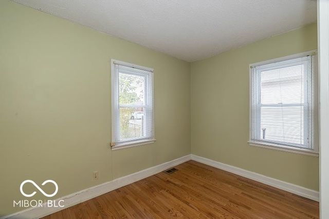 611 S Worth Avenue, Indianapolis, IN 46241
