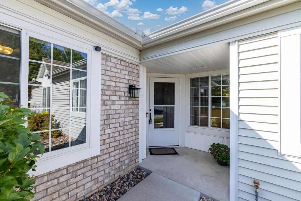 7490 Hinton Park Avenue S, Cottage Grove, MN 55016 — exterior