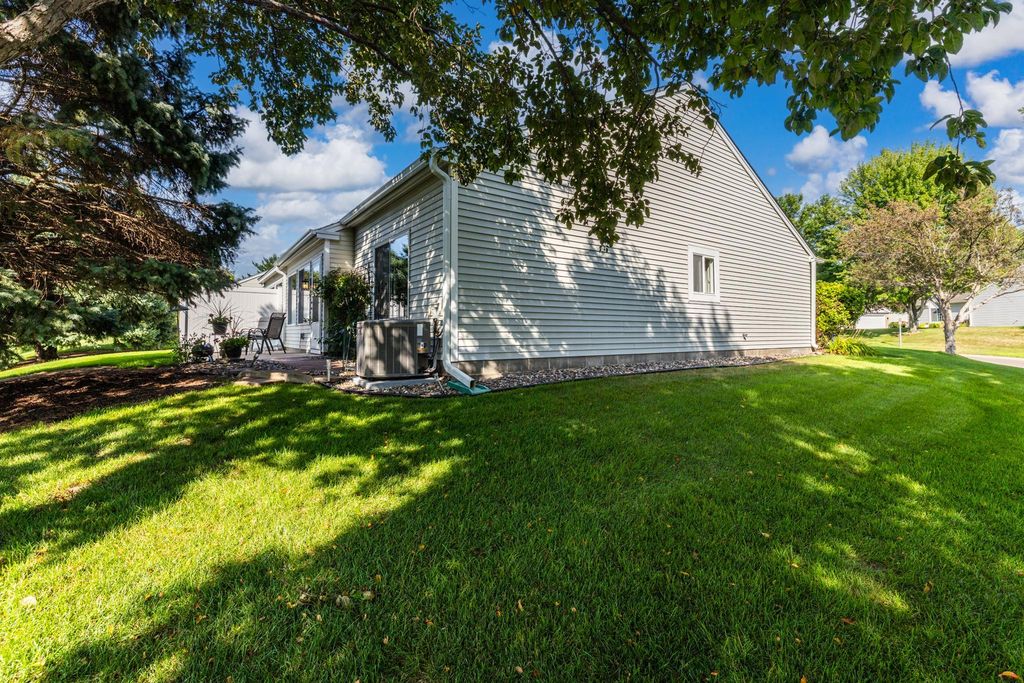 7490 Hinton Park Avenue S, Cottage Grove, MN 55016 — photo 5