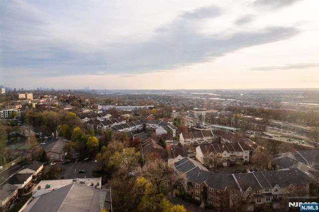 555 North Avenue 20F, Fort Lee, NJ 07024