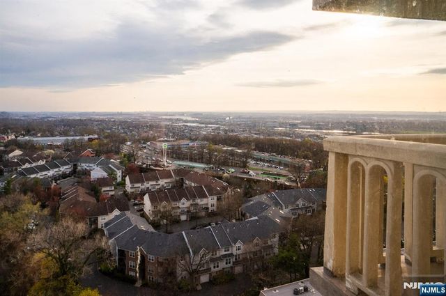 555 North Avenue 20F, Fort Lee, NJ 07024