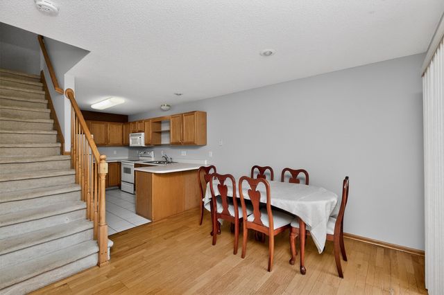 6855 Woodland Avenue 912, West Des Moines, IA 50266