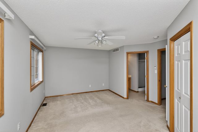 6855 Woodland Avenue 912, West Des Moines, IA 50266