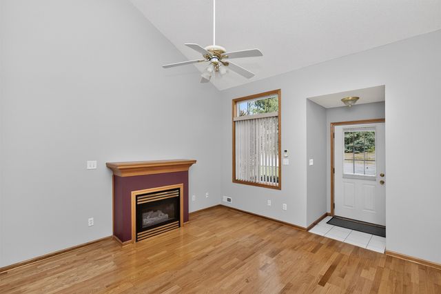 6855 Woodland Avenue 912, West Des Moines, IA 50266