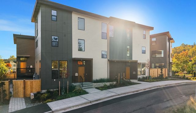 3003 S Dakota Street, Seattle, WA 98108