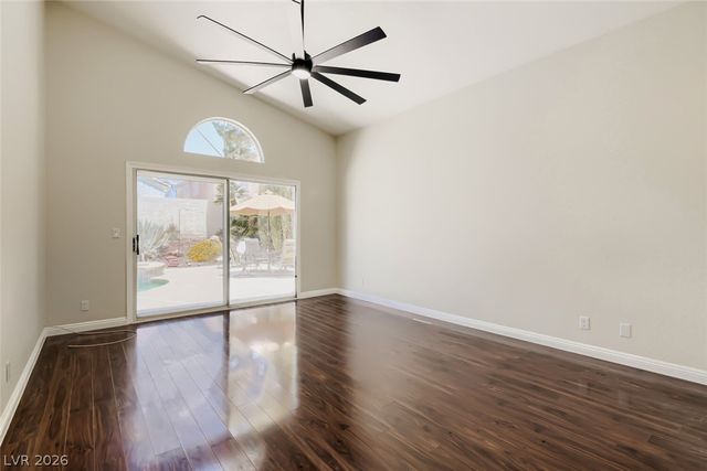 9404 Shipboard Court, Las Vegas, NV 89117