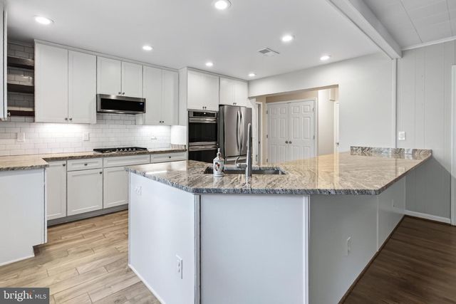 9021 WEIR ST, Manassas, VA 20110