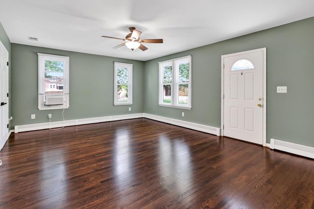 9021 WEIR ST, Manassas, VA 20110