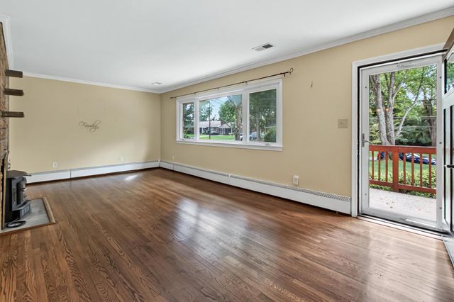 9021 WEIR ST, Manassas, VA 20110
