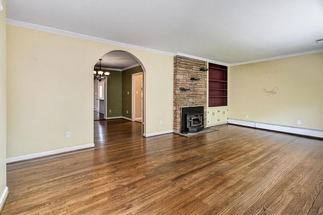 9021 WEIR ST, Manassas, VA 20110