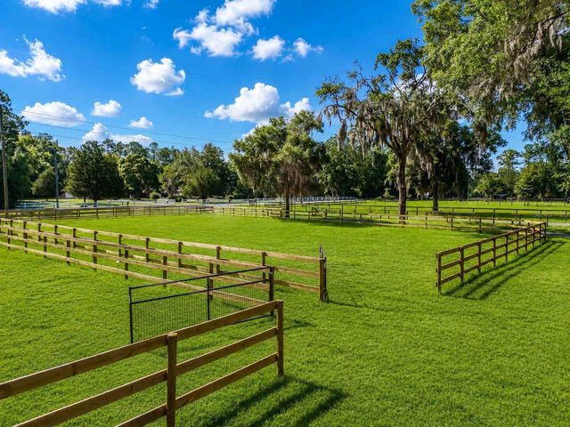 196 NW 100TH AVENUE, Ocala, FL 34482