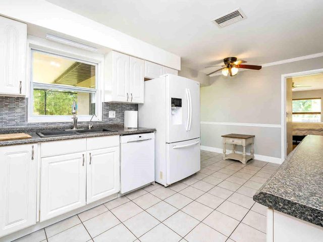 196 NW 100TH AVENUE, Ocala, FL 34482