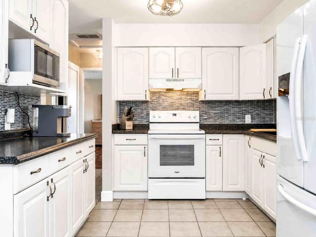 196 NW 100TH AVENUE, Ocala, FL 34482